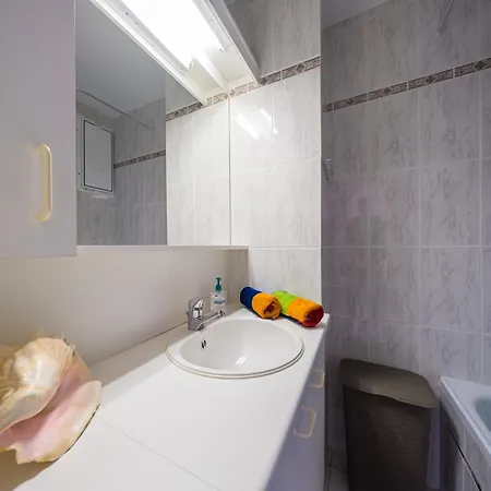 Retreat With Sunny Terrace, Cleaning Included