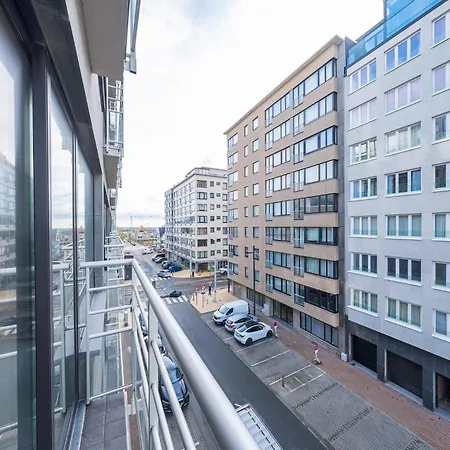 Retreat With Sunny Terrace, Cleaning Included Apartamento Middelkerke